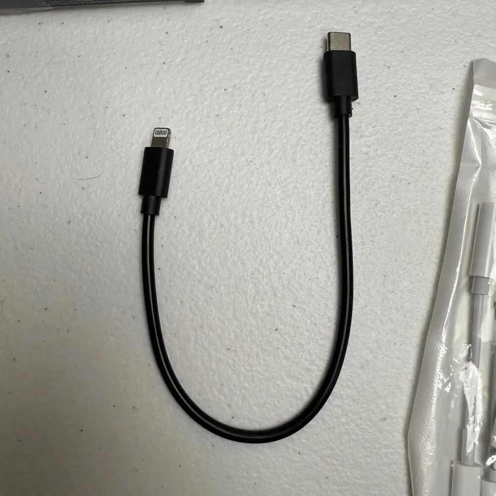 LOT of Apple port [Phone/iPad] to USB-C Cables ANKER Headphone to Apple Port Mix